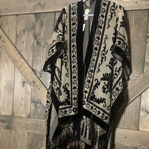 Free People Black and Cream Patterned Kimono